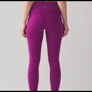 Lululemon leggings size 4 wunder under